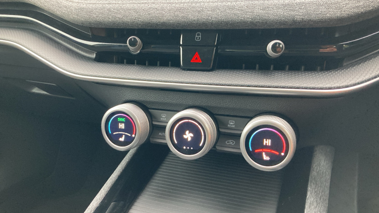 Skoda Superb 1.5 TSI e-TEC SE Technology 5dr DSG Petrol Hatchback